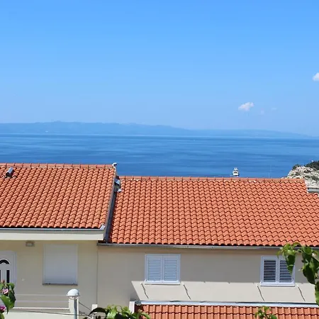 Apartment Adriona With Parking