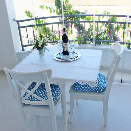 Apartman Adriona With Parking Makarska