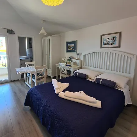 Adriona With Parking Makarska