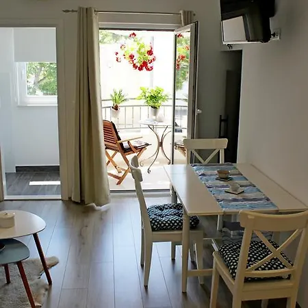 Apartman Adriona With Parking Makarska
